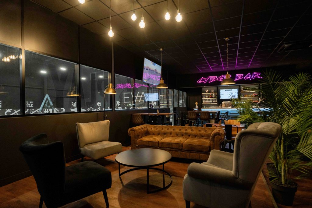 (25-04)EVALYONSUD-105